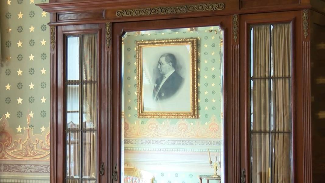 Atatürk'ün hayata gözlerini yumduğu Dolmabahçe Sarayı'ndaki odası ziyaretçilerini bekliyor 18